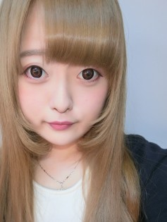 Loveliner Burgundy_Makeup