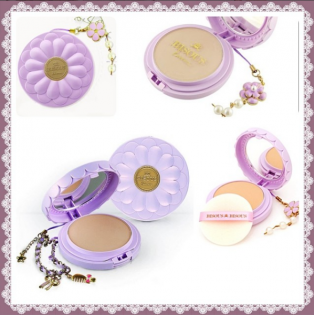 Bisous Bisous Love Blossom Brightening Foundation Powder2
